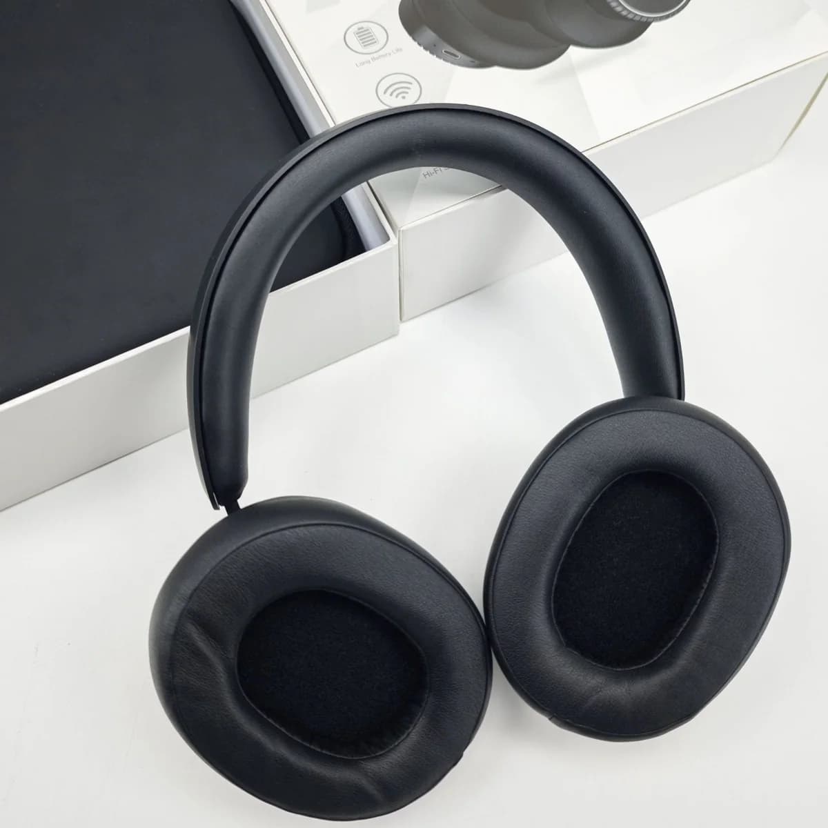 Casque Bluetooth sans fil supra-auriculaire avec réduction de bruit et étui