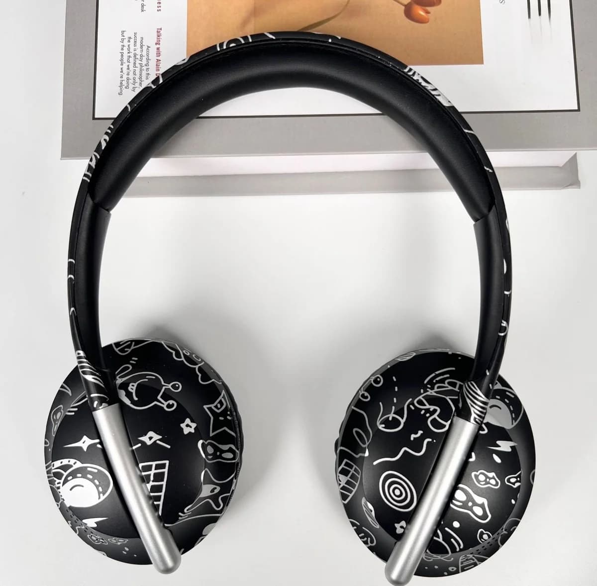 Casque Bluetooth circum-auriculaire avec lecteur de carte TF et connectivité sans fil